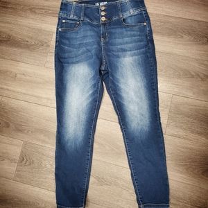 No Boundaries Skinny Jeans